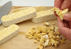 <b> 发酵黄豆块（Tempeh）</b>