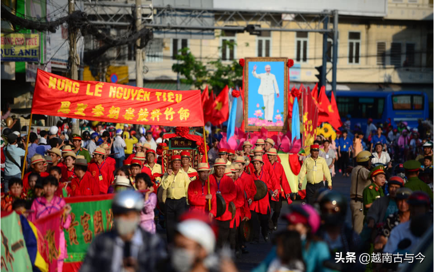 胡志明市华人元宵节被列入越南国家非物质文化遗产，华人开心庆祝