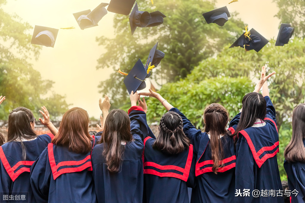 越南总理要求关闭不合格大学，表示改革教育体系，促进越南腾飞