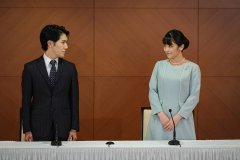 <b>日本公主登记结婚没办任何婚礼仪式，二人将申请赴美签证移居美国生活</b>