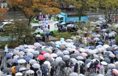 <b>日本三任首相街头拉票 日媒：选战激烈</b>